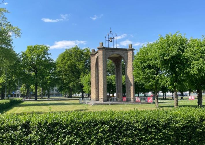 Poolse Mariakapel in het park aan de Claudius Prinsenlaan hoek Wilhelminasingel