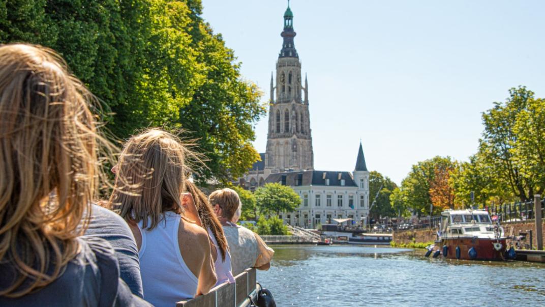 Rondvaart over de Singel vanaf boot
