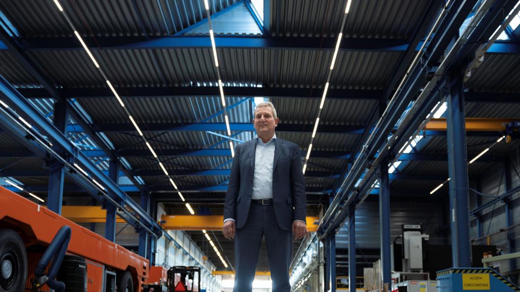 peter de vos in zijn bedrijf